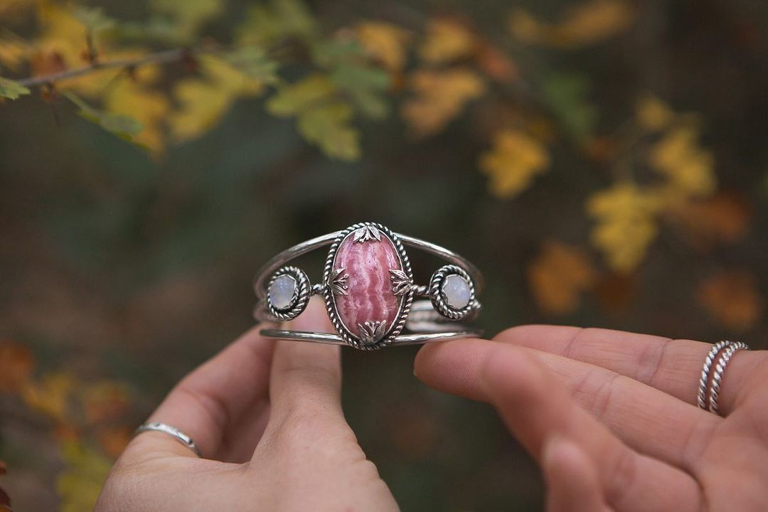 Brazaletes con Historia Historia de los brazaletes artesanales