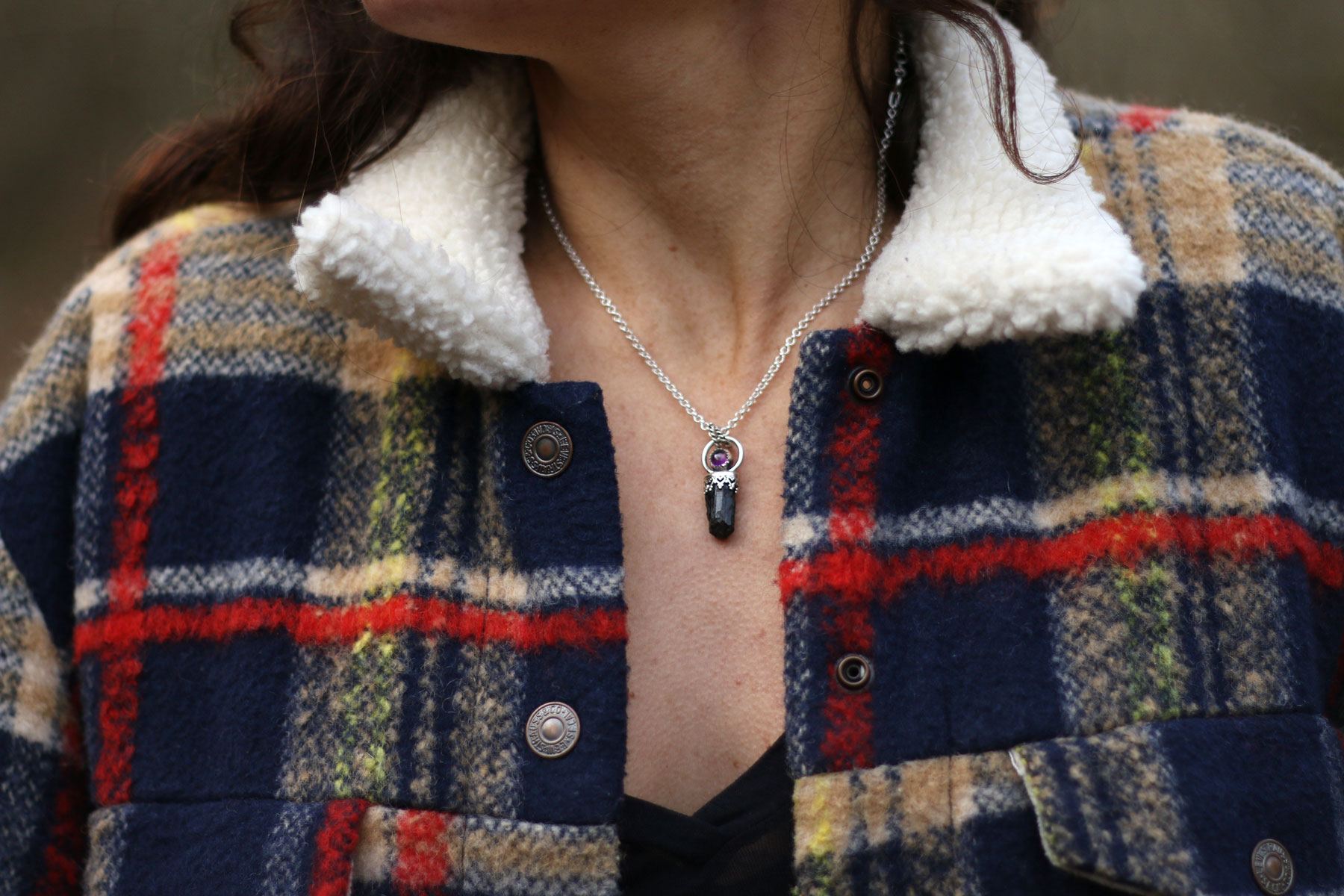 Colgante UMBRAL con AMATISTA y TURMALINA NEGRA - Imagen 2